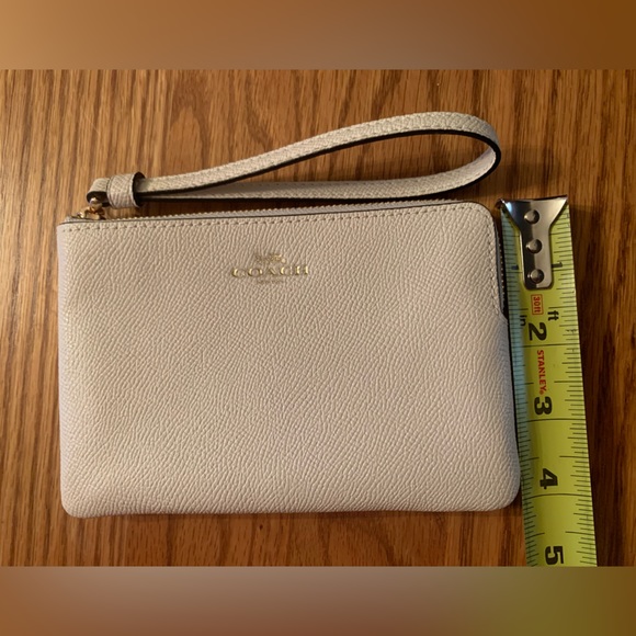 Corner Zip Wristlet - Picture 4 of 4